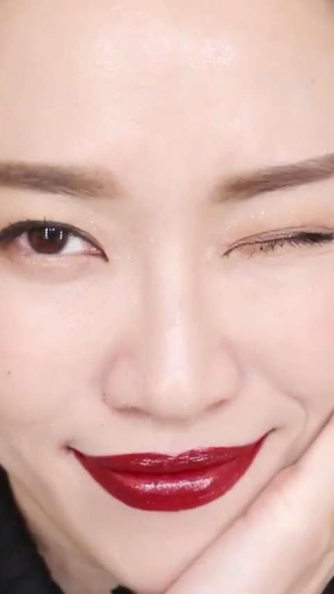 倪妮的桃花眼妆,学会了就是大明星