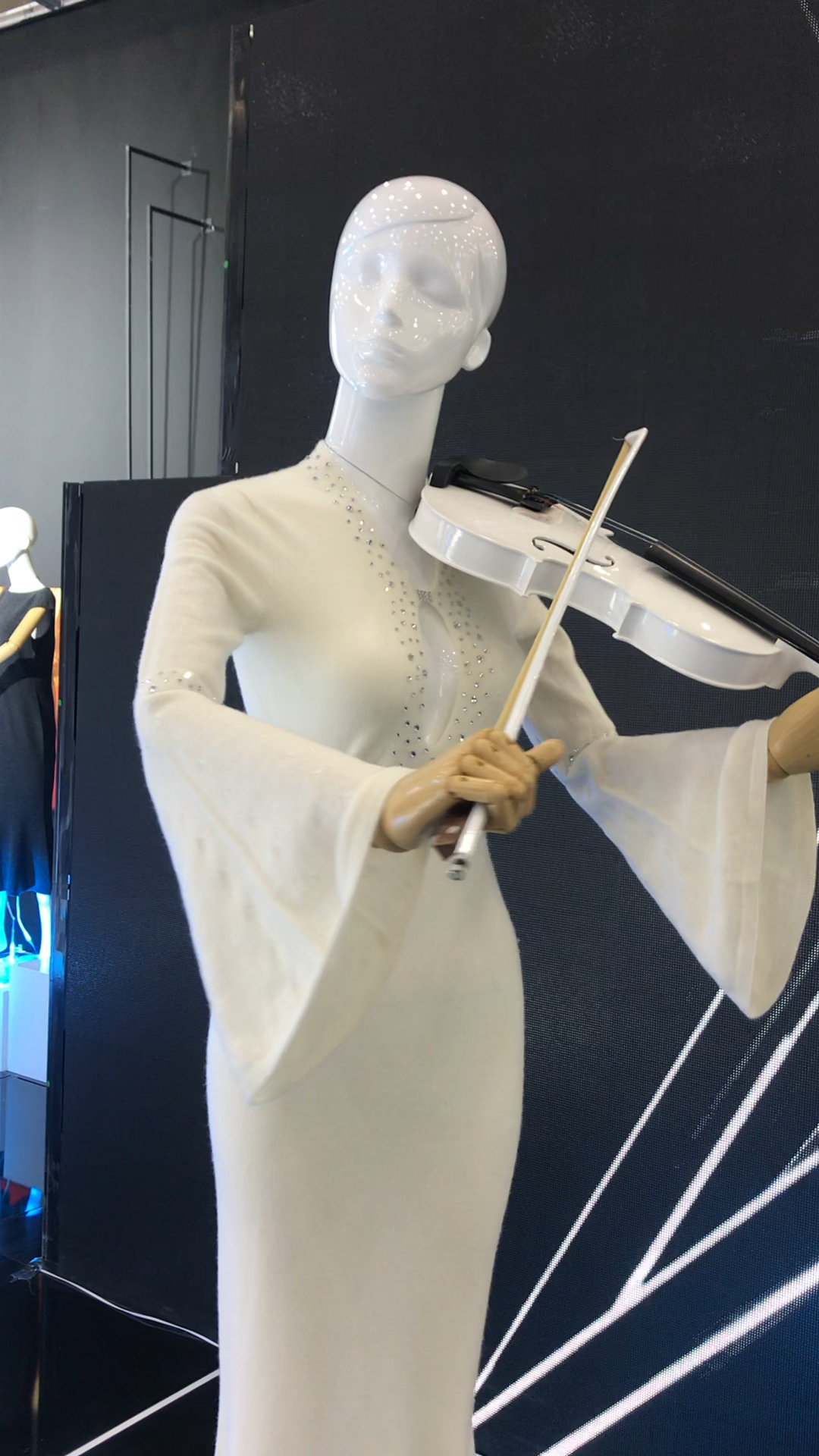 机器人模特@{uid:1502349662339070,nick:经纪�%b