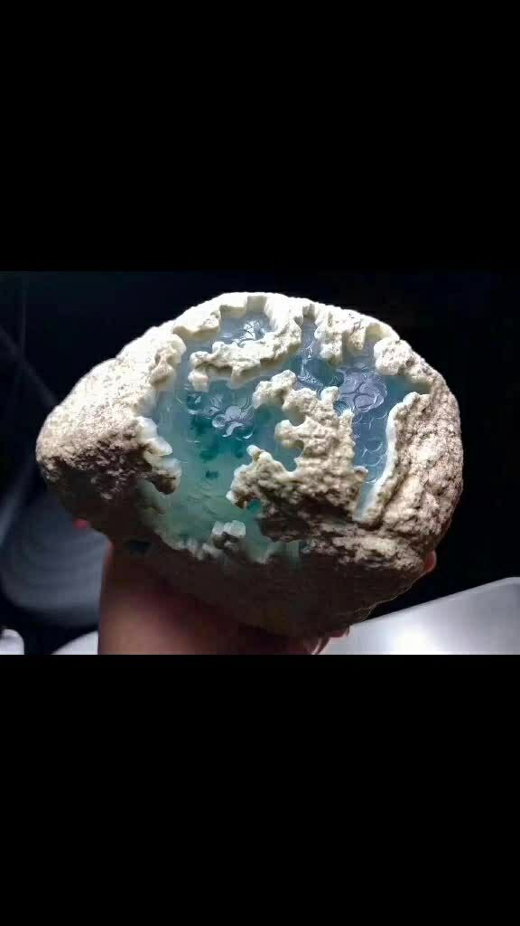 634克老莫西沙 冰种起胶钢味超足 ,胶感十足,冰味十足,种老 实在料子!