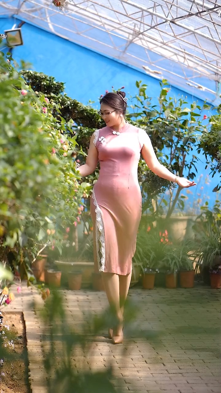 我在这等着你来赏花,看蝴蝶.#微胖女人最美