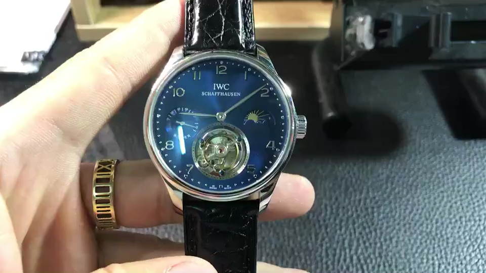 万国真动显 月相功能顶级陀飞轮