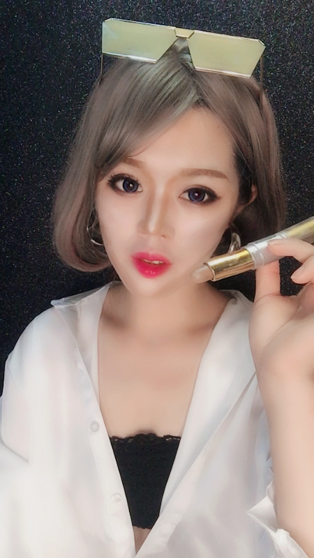 化妆网红脸高鼻梁