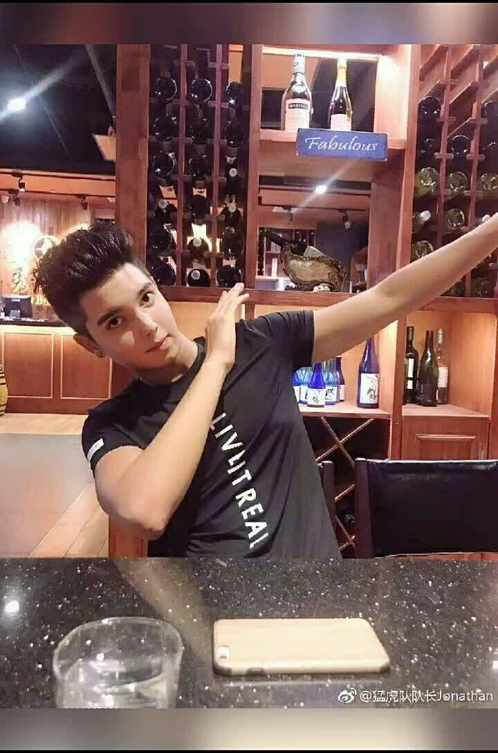 love you guys(韩悦) 七夕快乐酸奶们 love you guys(雷华) 七夕快乐