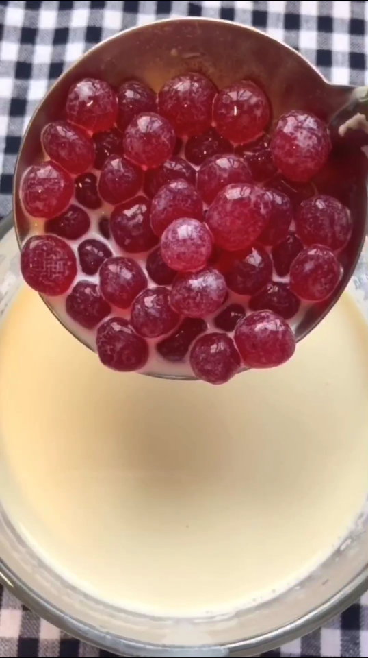 火龙果珍珠奶茶 全家人都爱喝