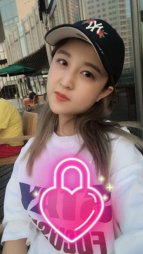 星巴克满满的爱 你们对它的爱呢 @卿雯