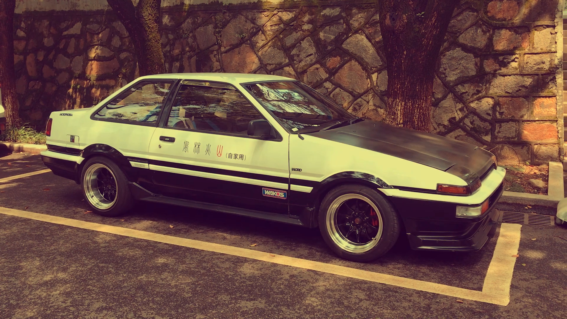 ae86  1985年后期型三厢