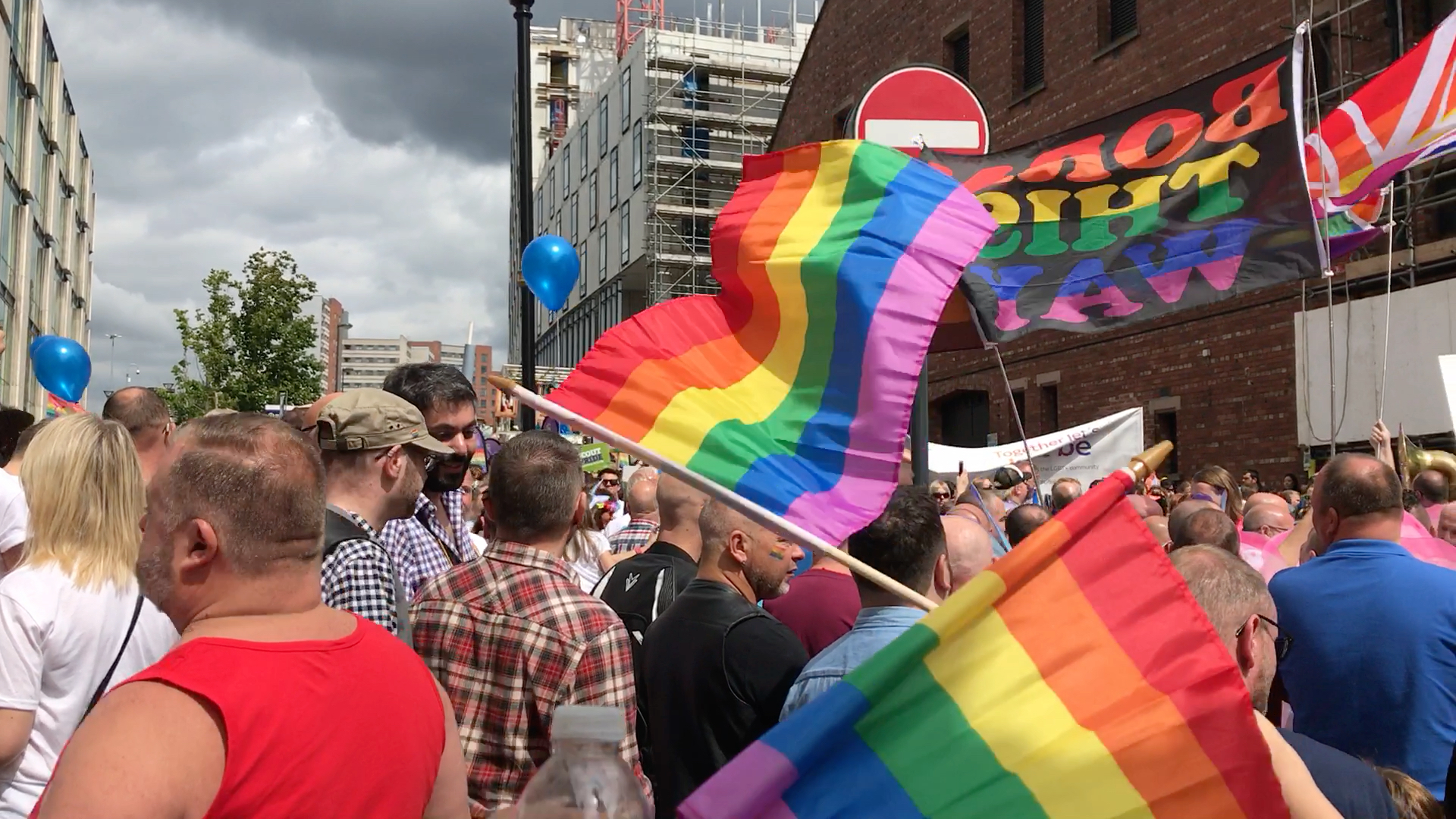 国外的彩虹节真的会让人错觉该城市的常住居民人口,"爱,不分性别".