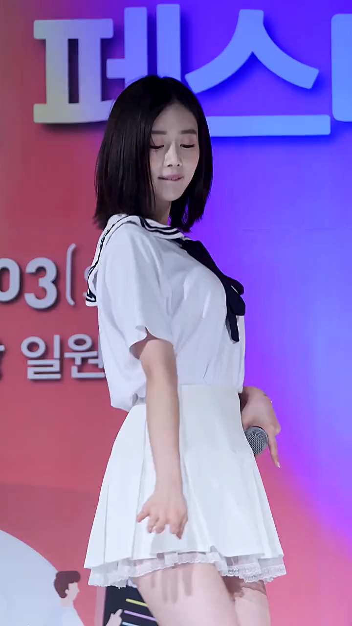 粉丝喜欢的小姐姐就是好看#短发小姐姐 #多艺 #berrygood #大长腿 #我