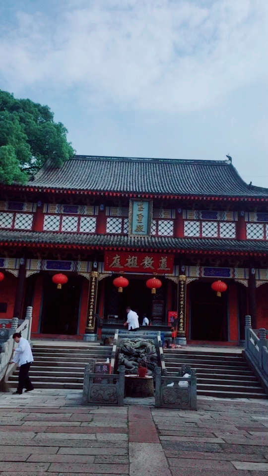 绿皮火车游中国第七期#鹰潭龙虎山,嗣师天师府,鸟鸣声盖过了周遭的