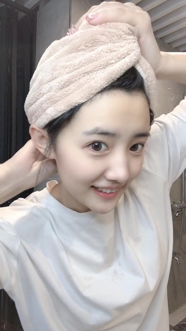 当你们第一次见到女朋友的素颜是怎么想的?#颜值