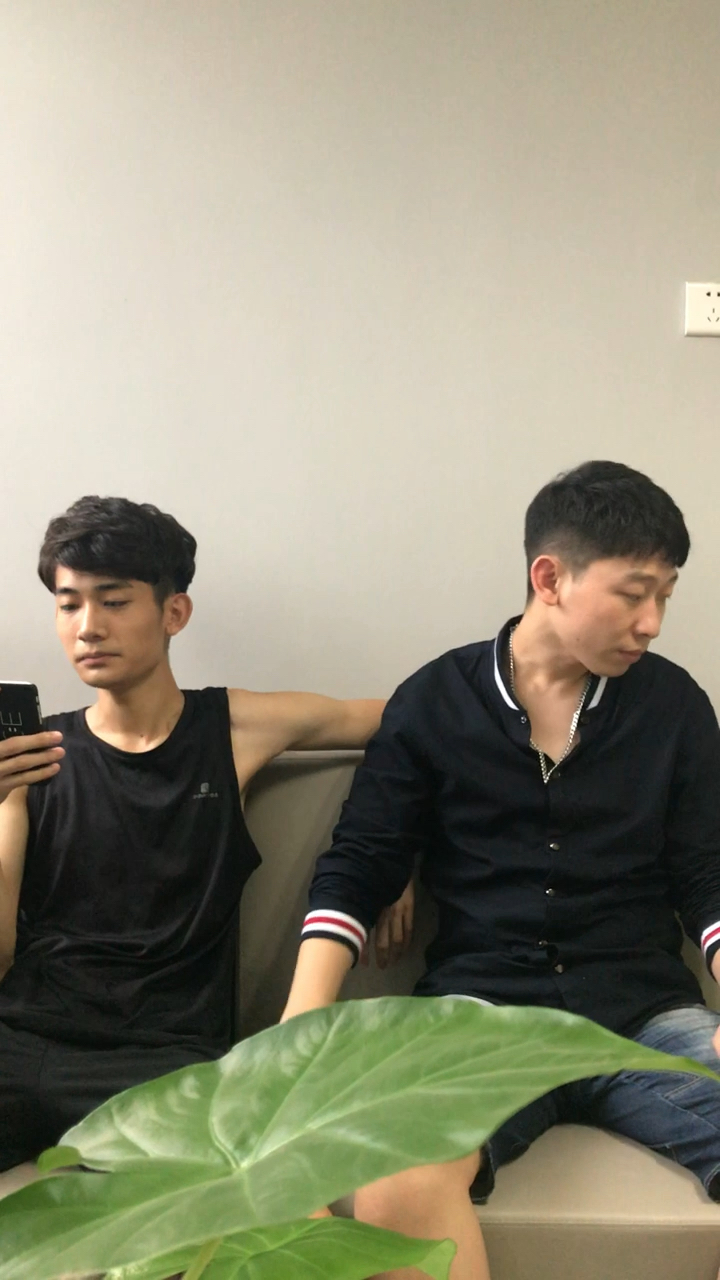 兄弟有难一起当