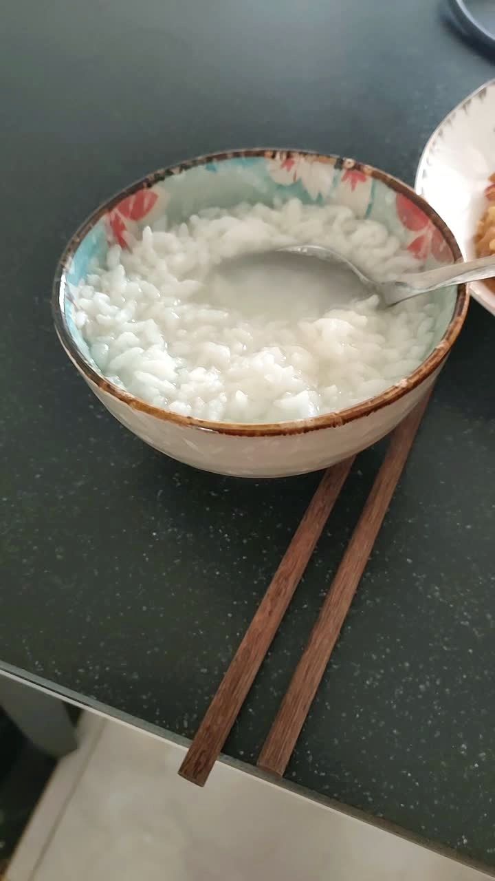 谁说的清晨的粥比深夜的酒好喝的?做了也没人吃