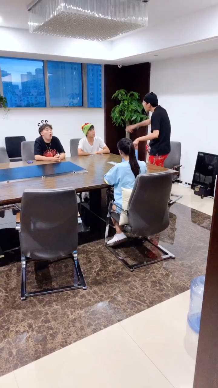 开会迟到了怎么办.