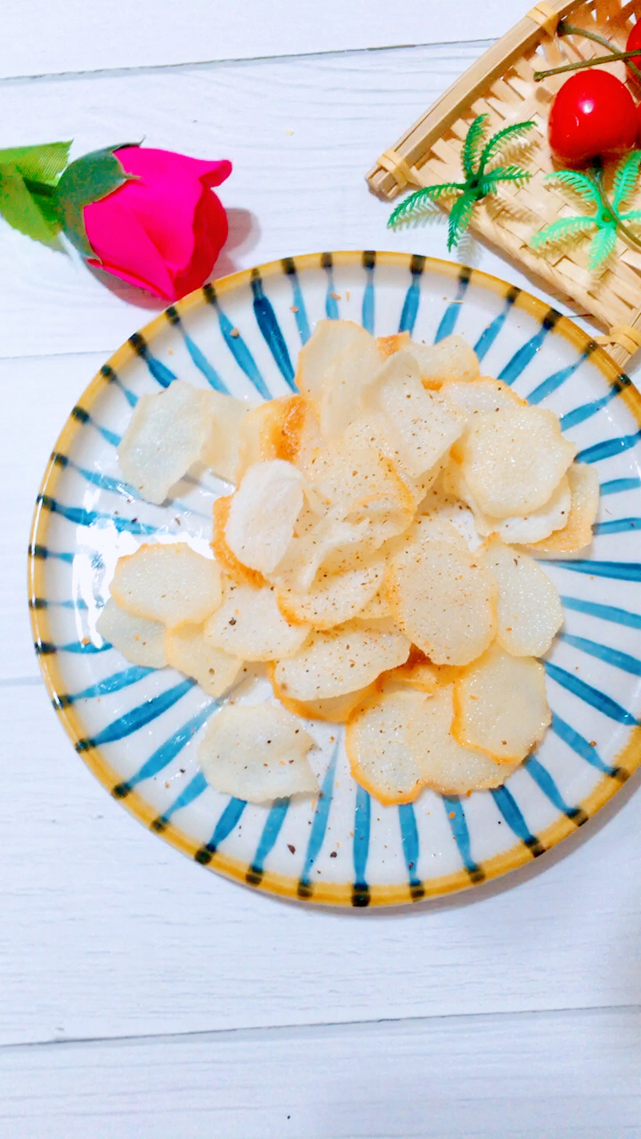 烤山药片,健康小零食.上下管120度烤15分钟,取出刷一层玉米油,再次放