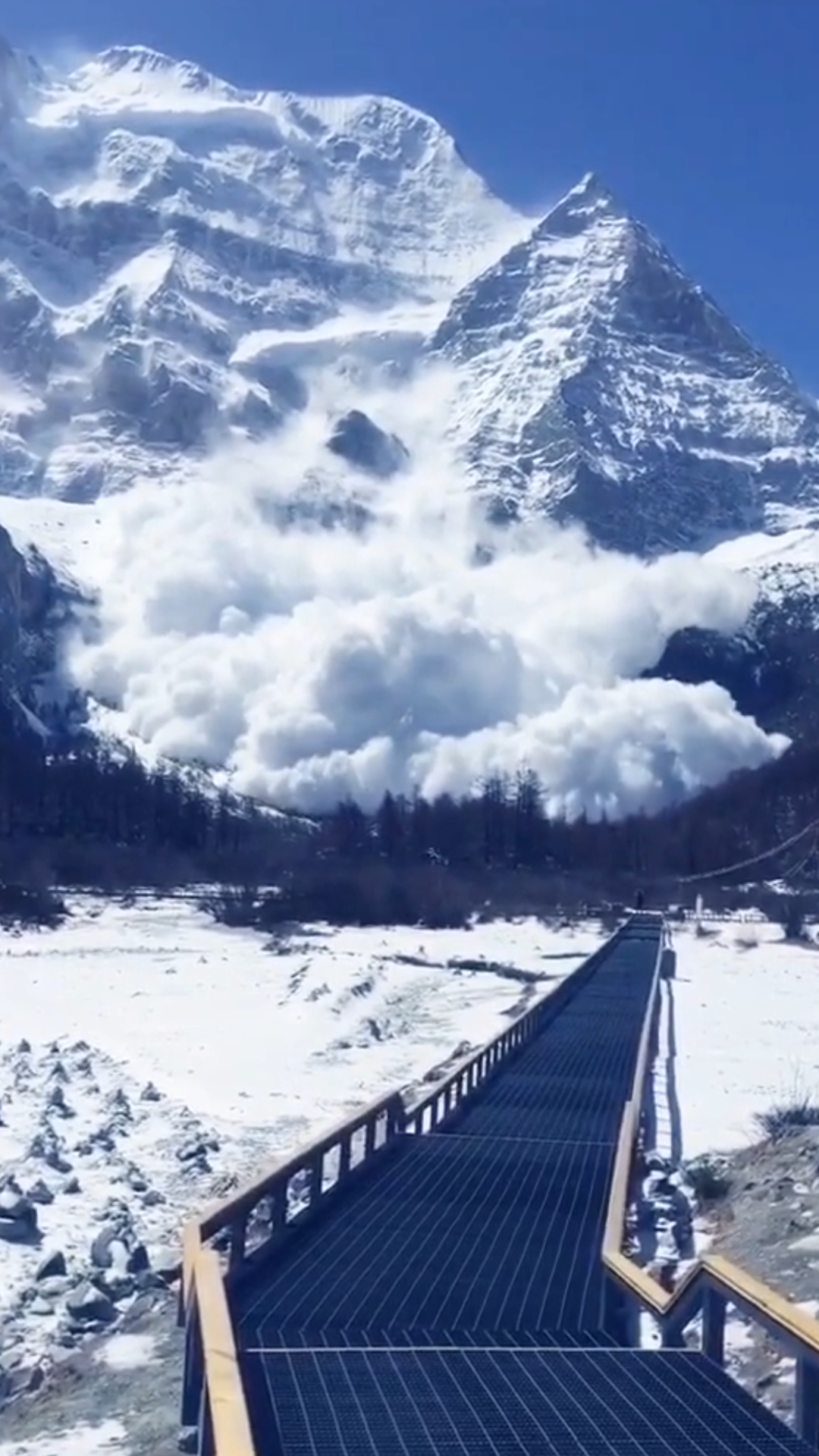 雪崩自然现象,也是很美的!