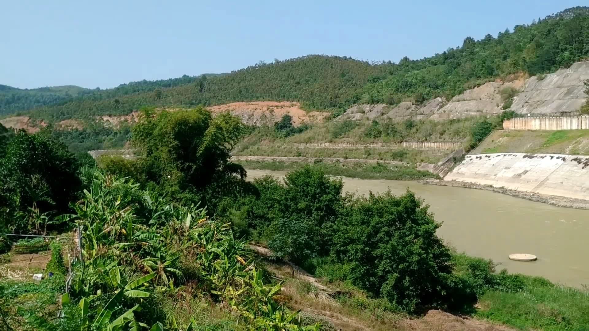 平而关中越之间的界河