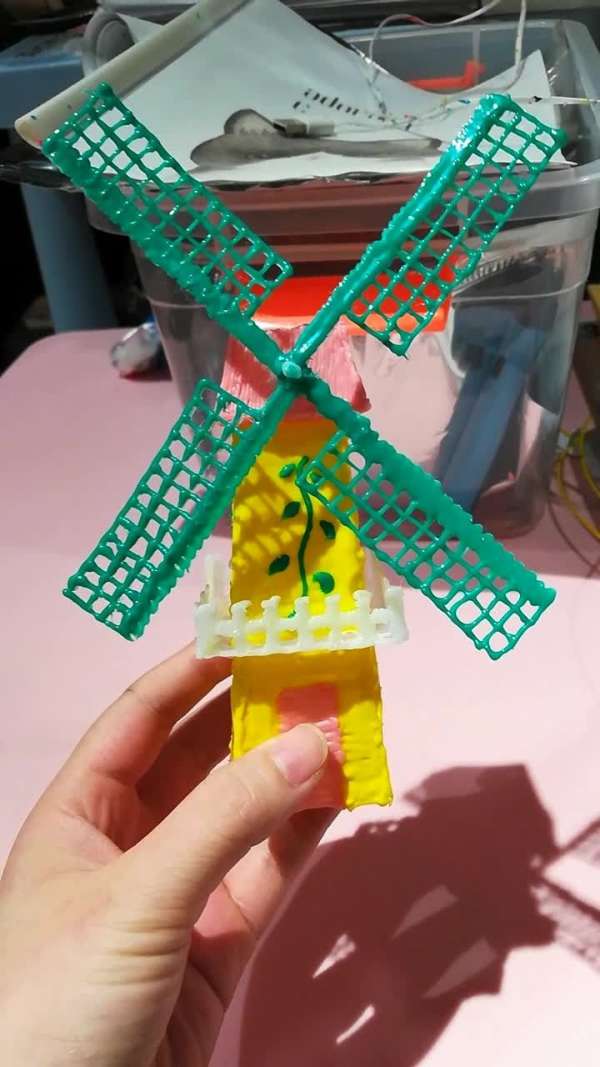 3d打印笔作品,萌萌的风车.欢迎大朋友小朋友来打印自己的作品哦