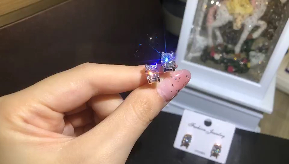 火彩钻不是普通锆钻哦