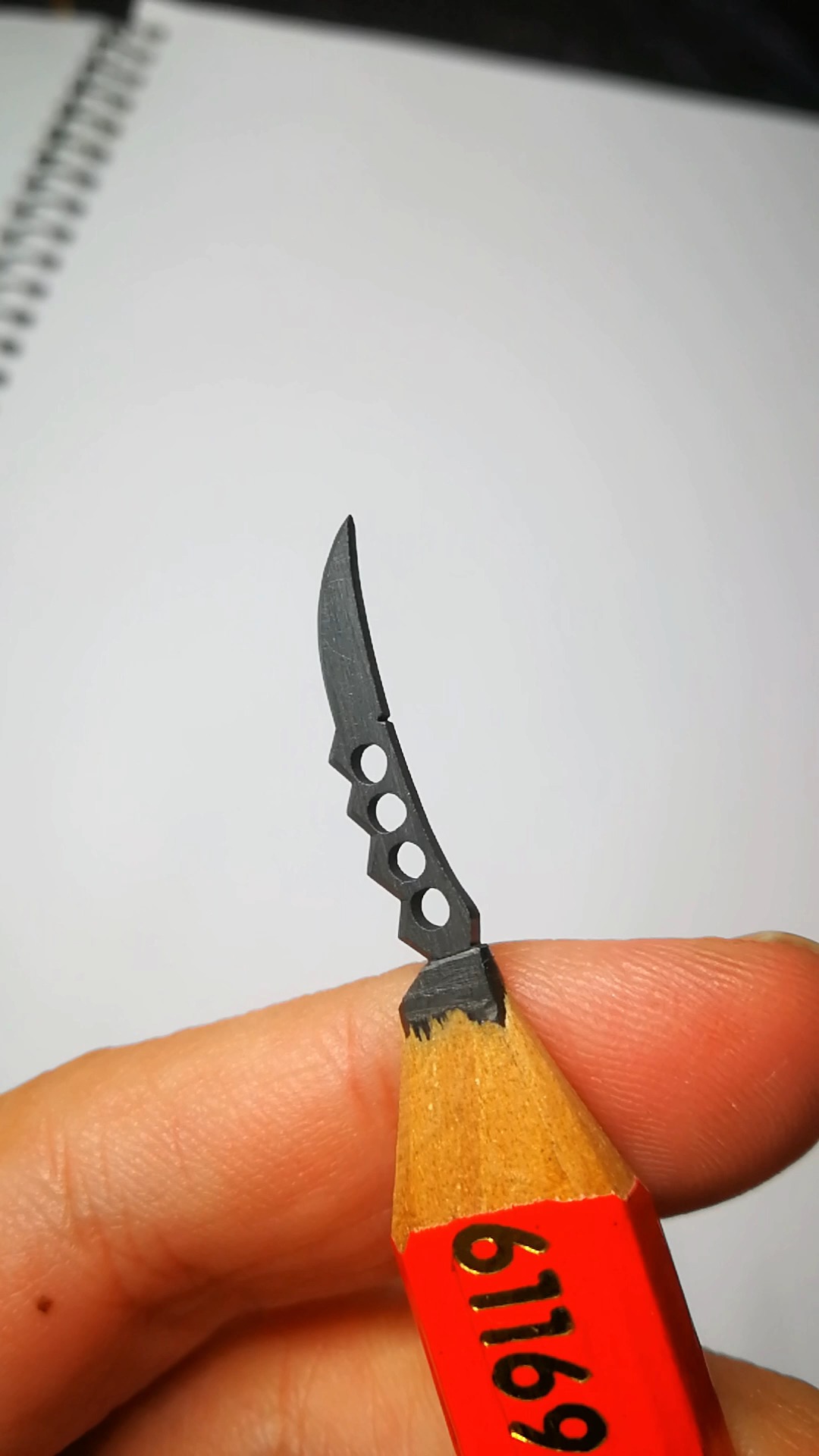 【系列 三】第三弹,阿斯玛飞燕刀#火影 #阿斯玛 #手工 #铅笔雕刻