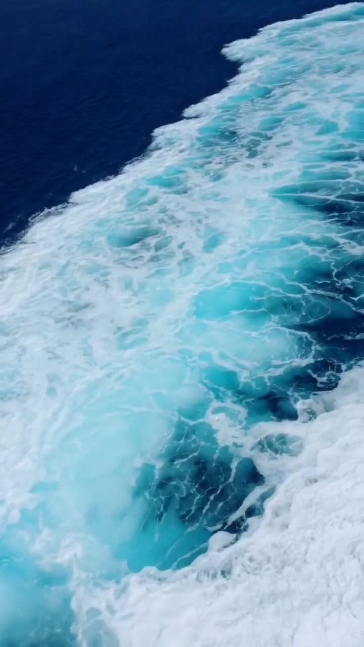 希腊 爱琴海的牛奶蓝,眼睛看到的就是这种蓝,对海水的颜色太着迷,永远