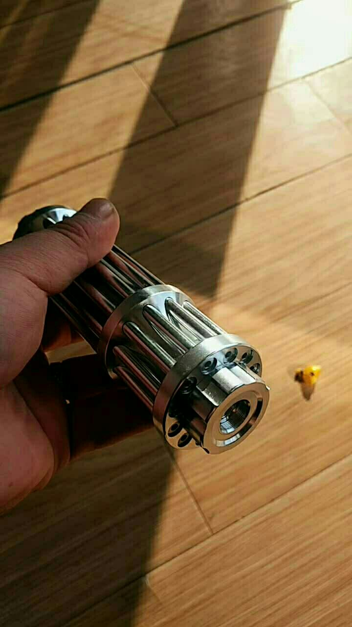 加特林激光灯,能点烟的激光灯