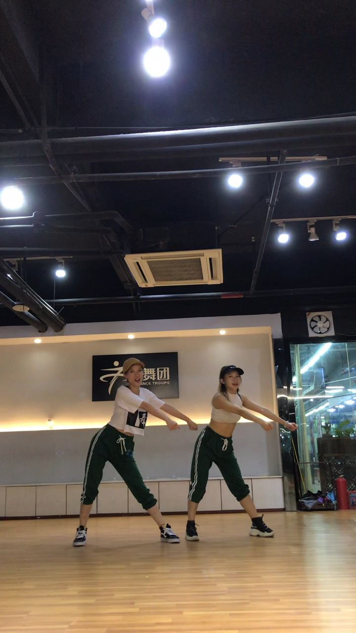 这才是甩胯舞的最高境界09