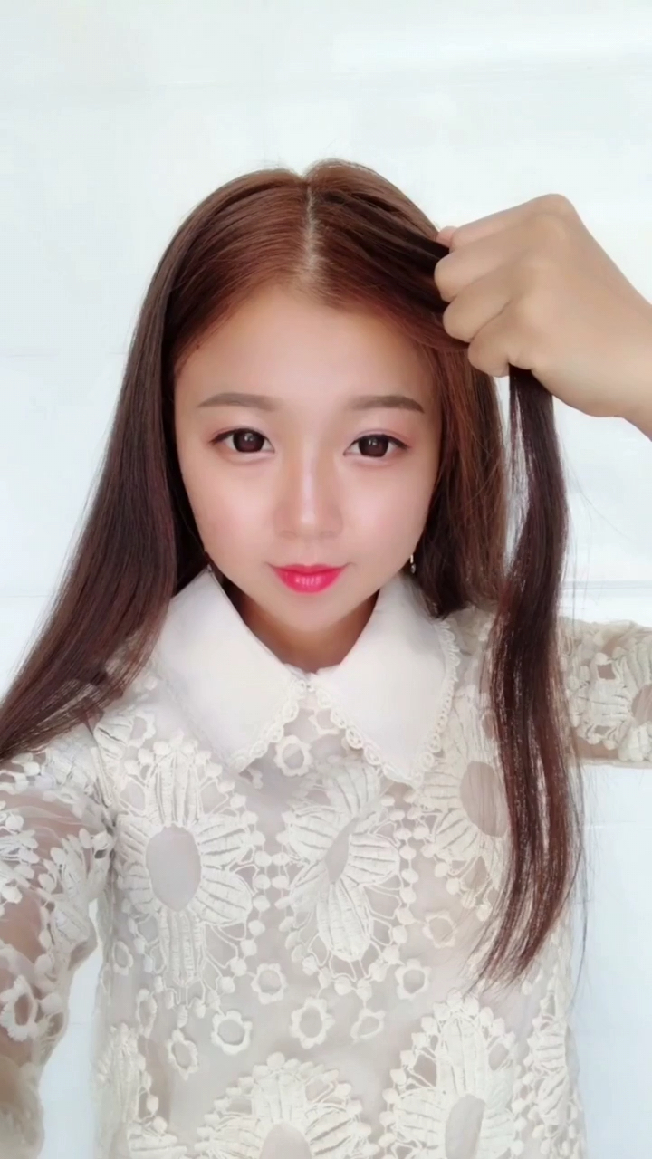 伴娘发型这样扎起来,美呆了