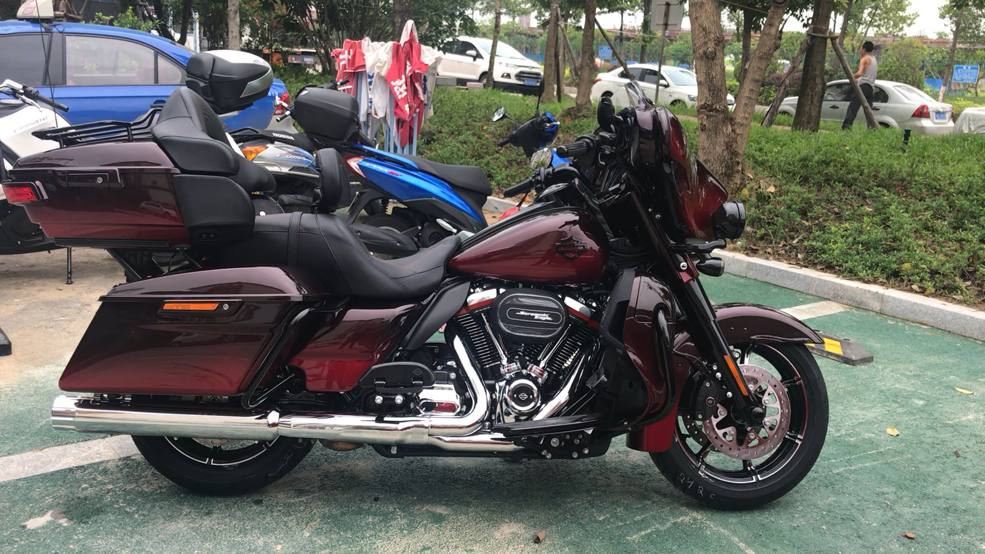 哈雷cvo 旗舰滑翔