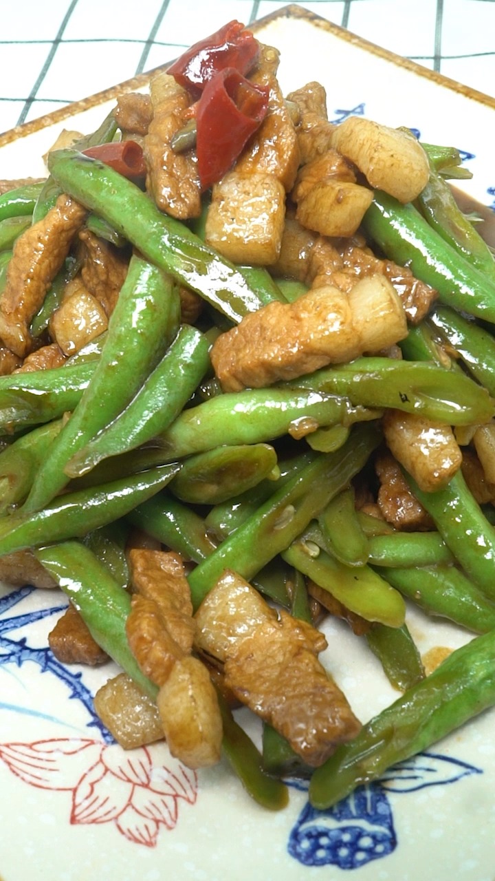 肉焖豆角,简单又好吃,精彩,持续更新~ #美食