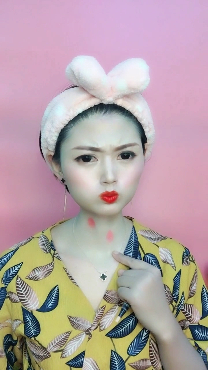 脖子不小心被种小草莓91赶紧想办法缓解尴尬91