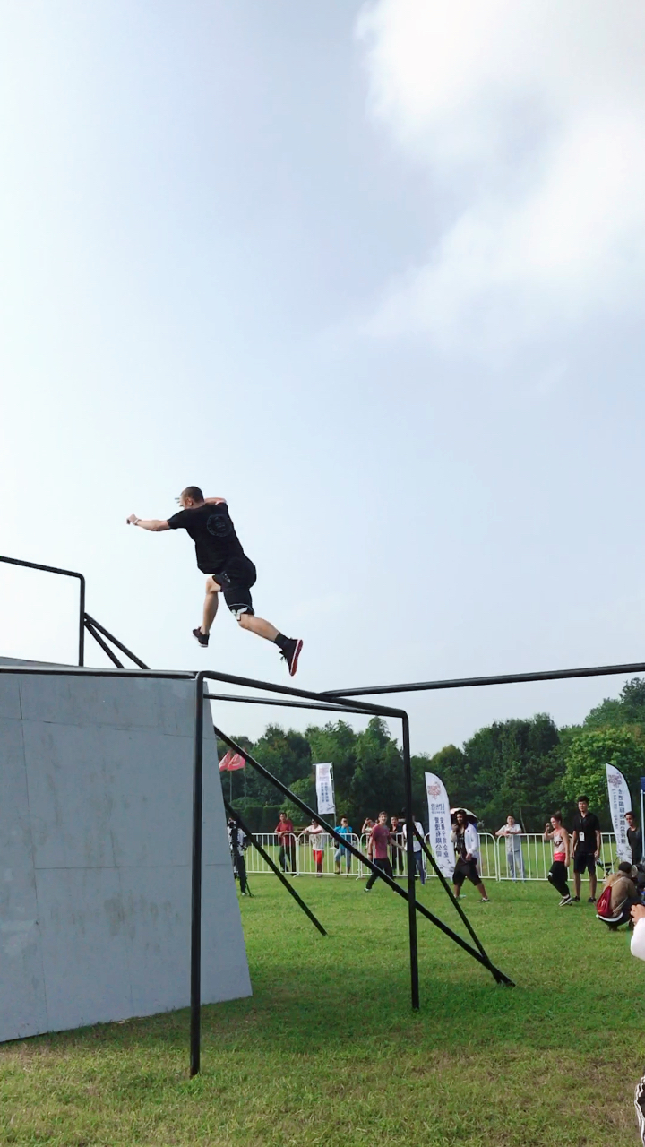 合肥站中外跑酷大赛 技巧达人.