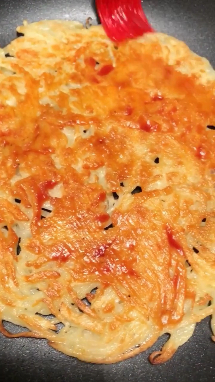 黄金土豆饼,这样做出来很香很美味.