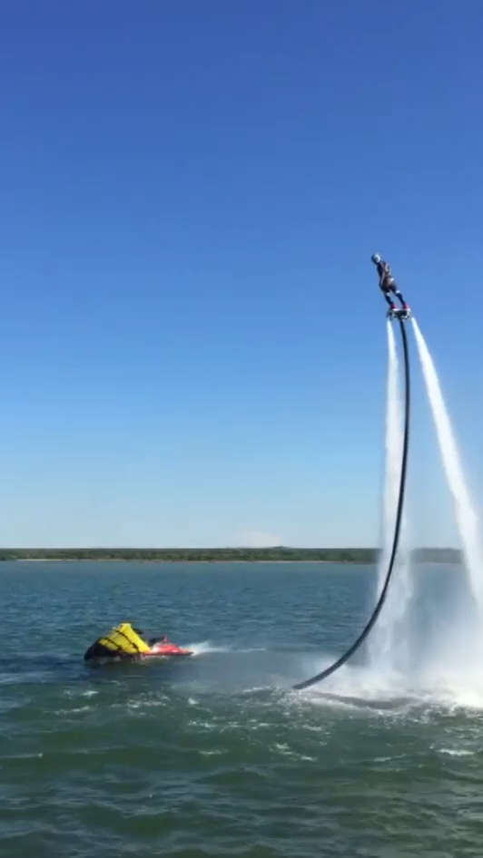 水上飞行器,炫酷表演,这让人很羡慕的感觉