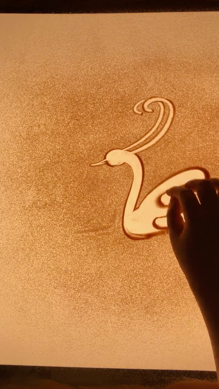 简单的沙画"天鹅"