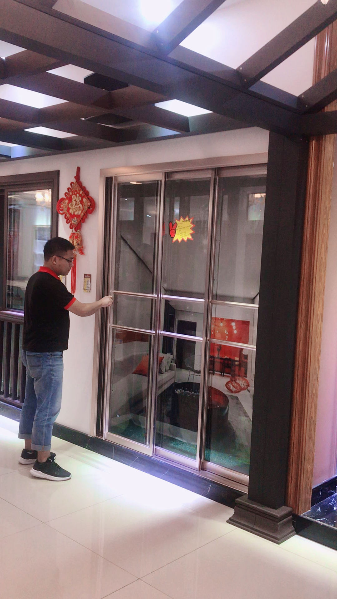 凯顿pg1号推拉门:三扇三轨联动,可以开启厨房门2/3的空间,自带单包边