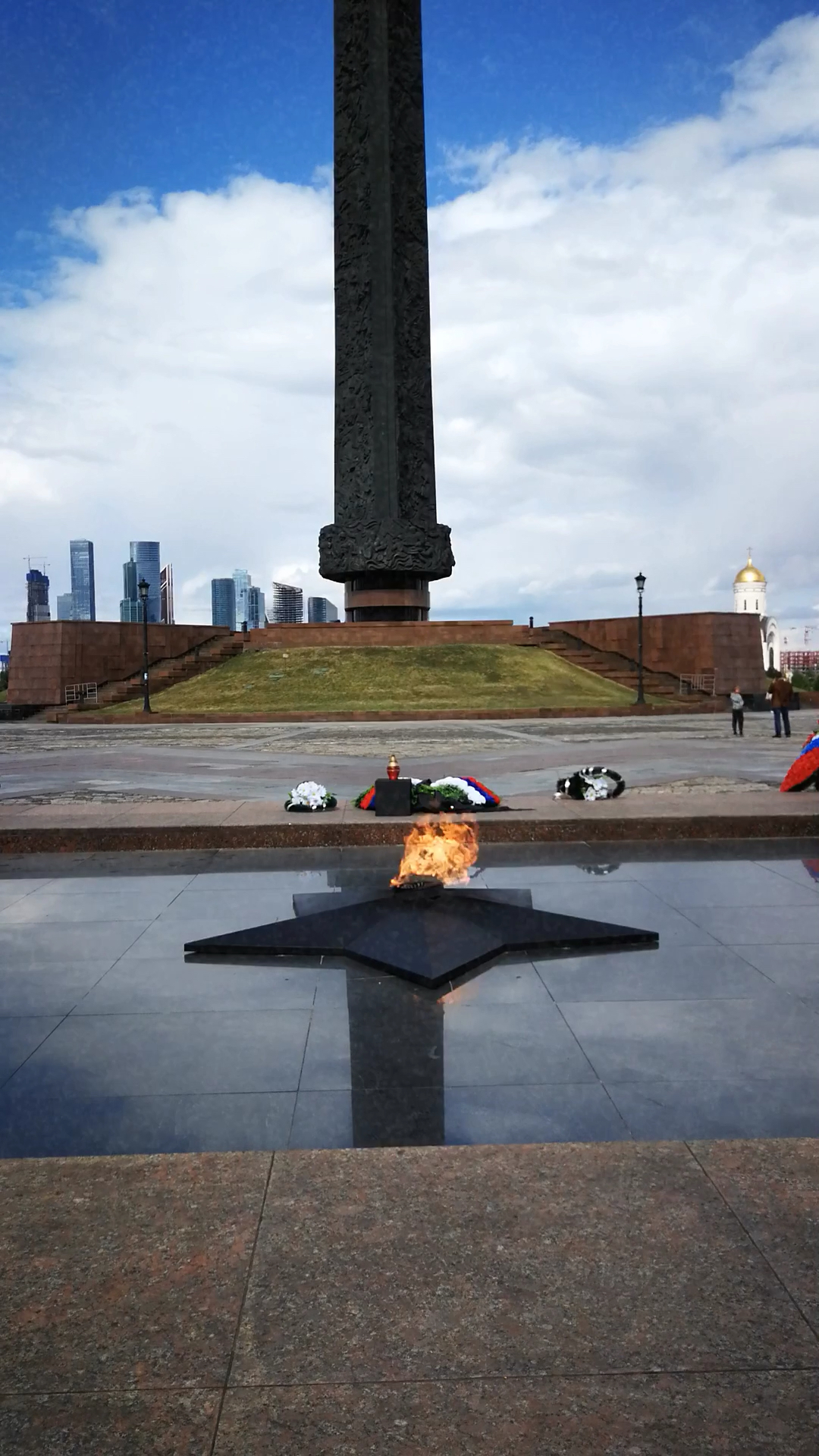 莫斯科胜利广场纪念碑和纪念碑下的长明火