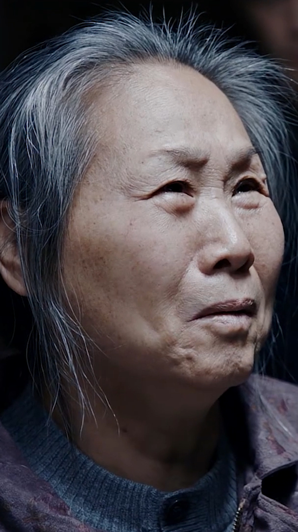 老奶奶的那一句:"我不想死,我想活着",看哭了多少人