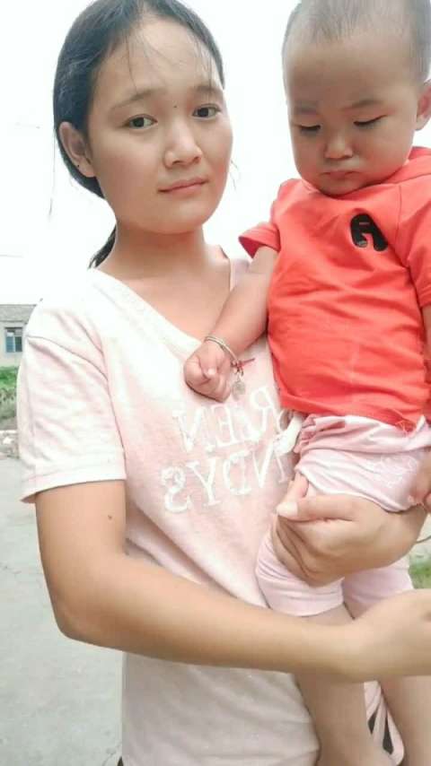 90后农村宝妈只有在家带孩子的命,没有收入但我会证明自己97