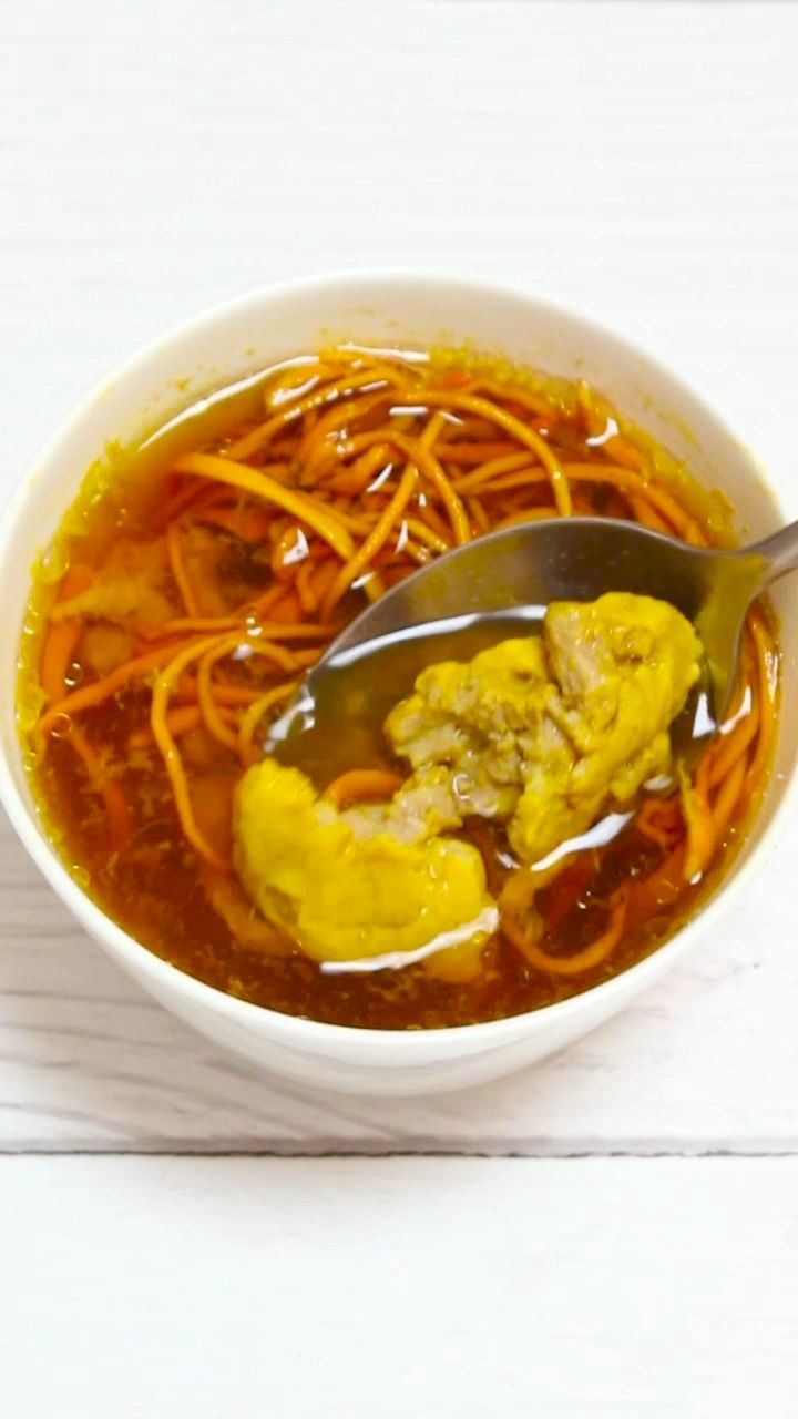 虫草花瘦肉汤,几步就能轻松搞定,冬季懒人煲汤必备!