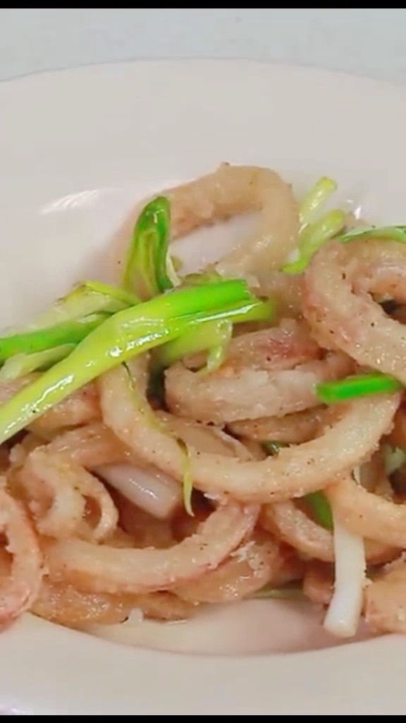 【椒盐鱿鱼丝,ktv的网红美食,灵魂就在这个调料,家家都能做】