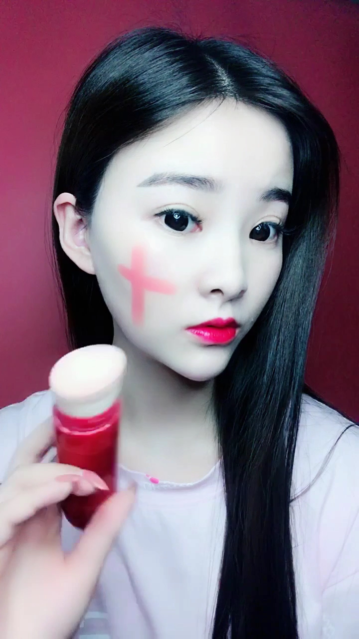 爱化妆的小姐姐