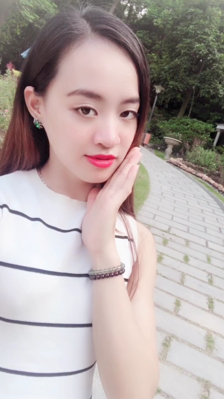 哈喽,小姐姐
