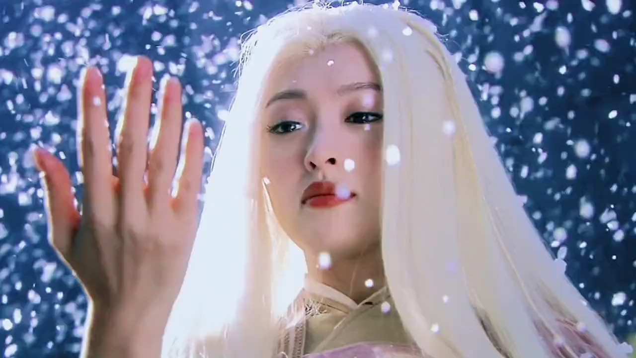 紫萱白发造型真的绝美!#仙剑回忆录 #唐嫣 #霍建华 #唯有你是心头