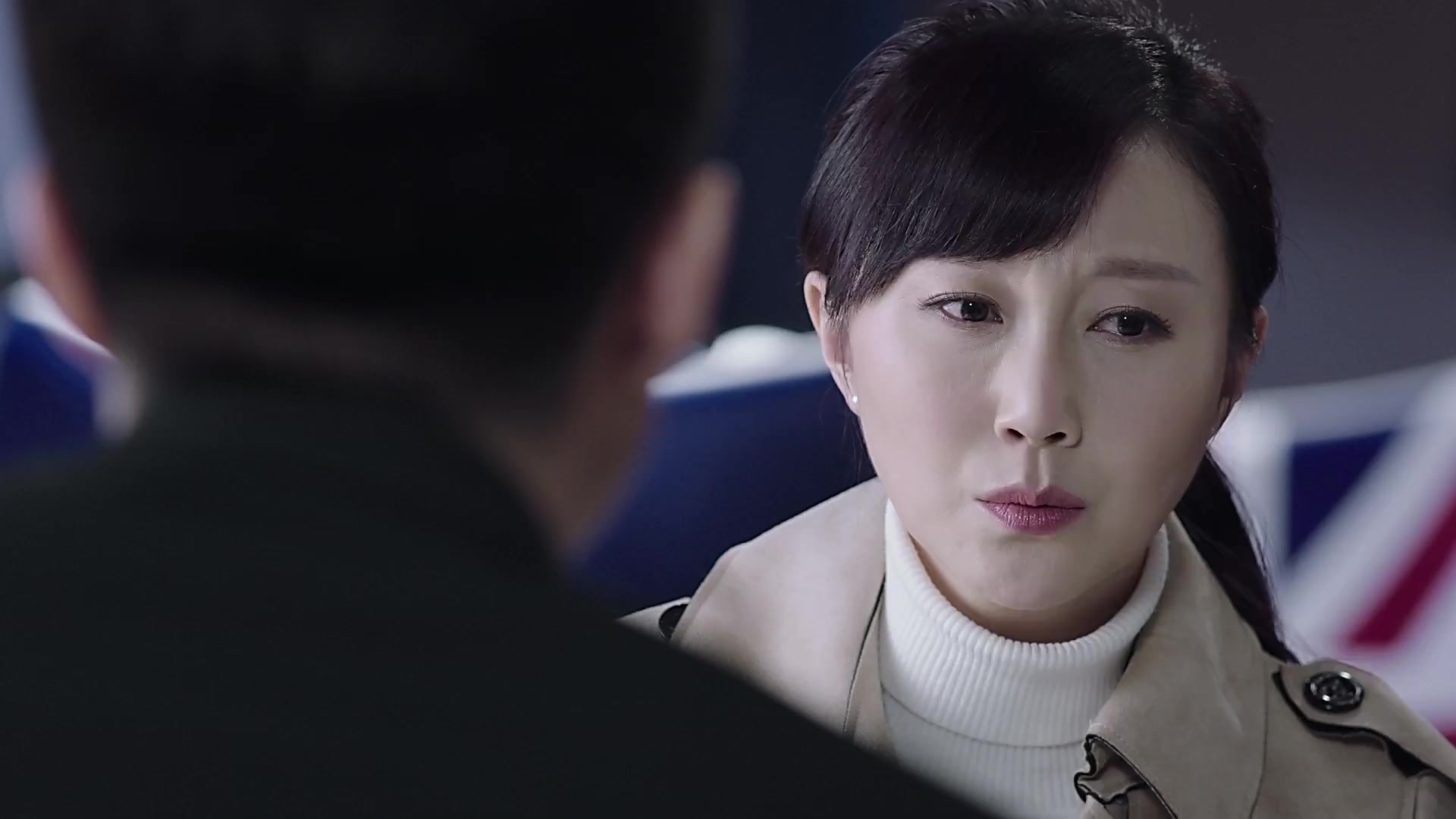 卧底归来程宁宁让温万荣去查关晓智,温万荣答应了,但他想听程宁宁唱歌