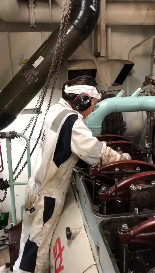 美女轮机员#航海之路 #深海