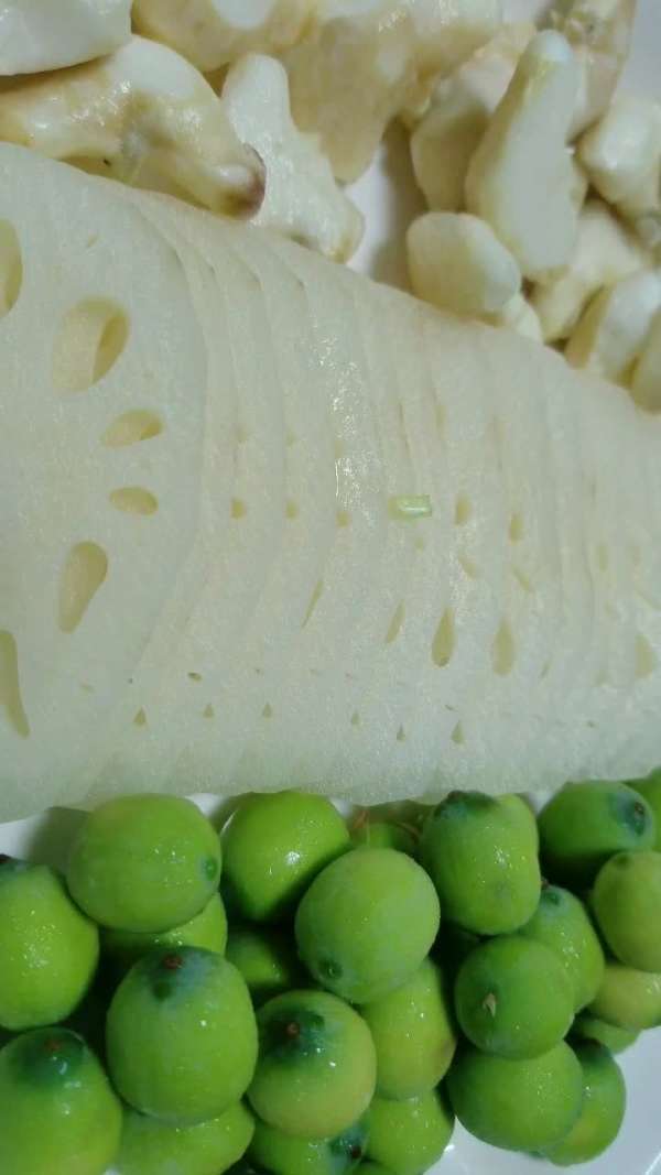 应城河塘三宝(菱角,莲子米,藕)