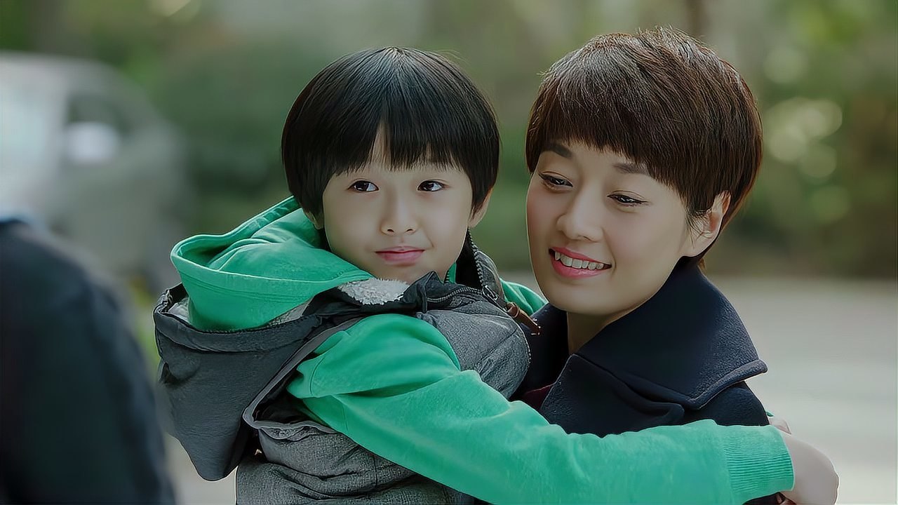 我的前半生子君去接平儿,俊生看着可爱的两人,当初离婚图啥呢