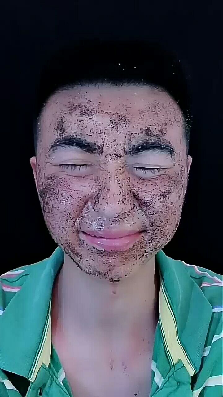 满脸黑头往外爬    老婆都不要我了