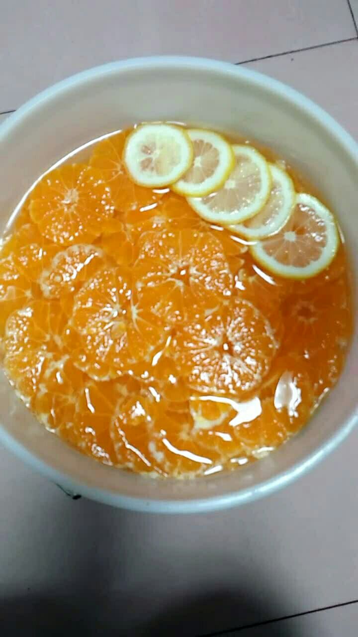 95 【桔子的酵素配方】: 主料:橘子去皮切片 一个苹果96  半个