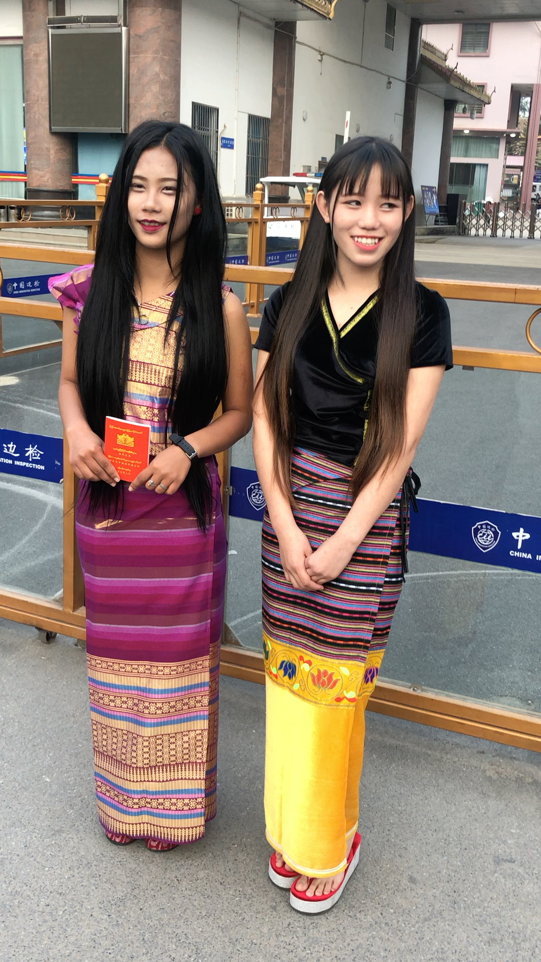 缅甸华侨美女刚刚来到中国